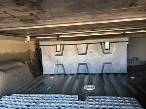 Used 2015 Ford F350 XLT w/ XLT Interior Package image 19