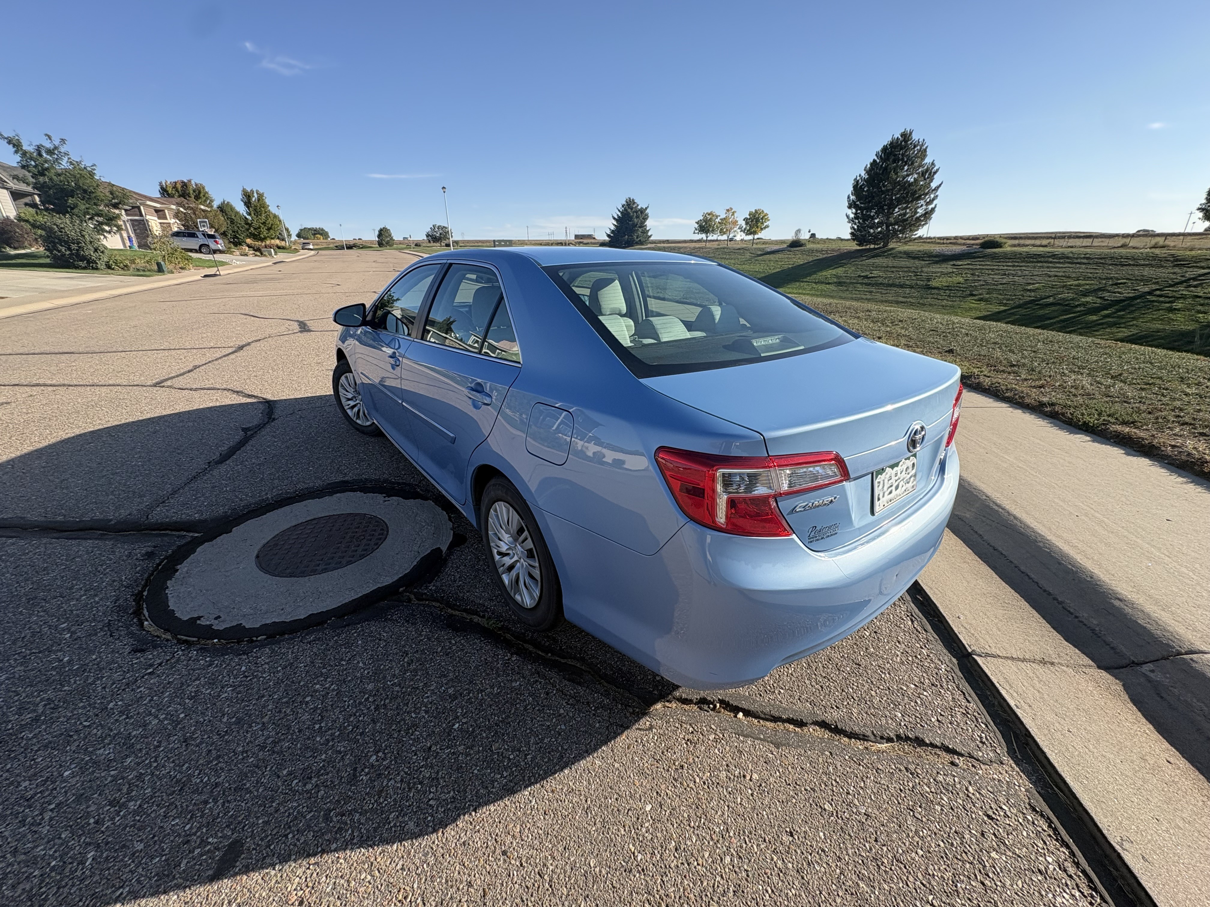Used 2012 Toyota Camry LE FWD image 5