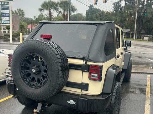 Used 2012 Jeep Wrangler Unlimited Sport image 4