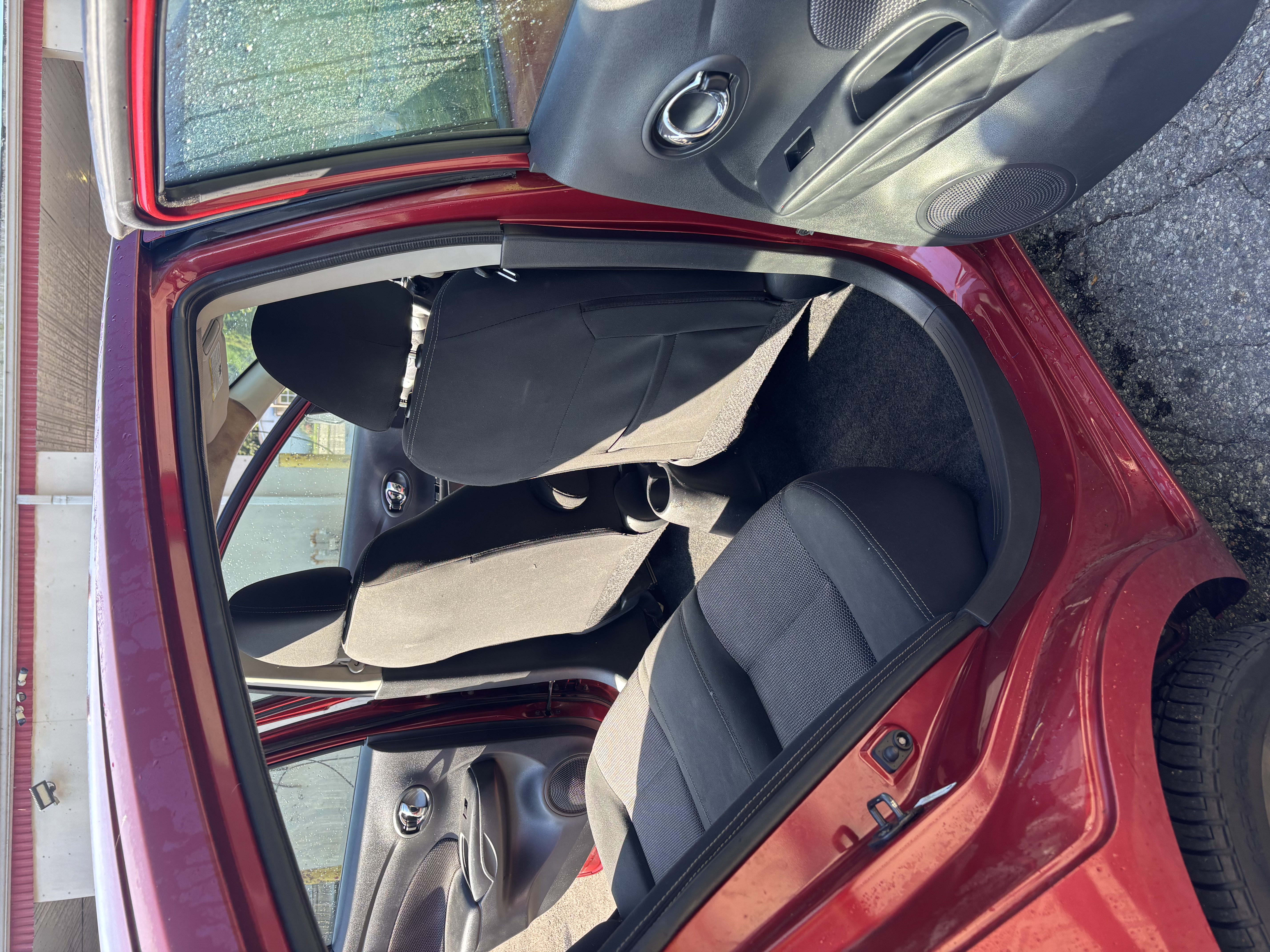Used 2018 Nissan Versa SV FWD image 8