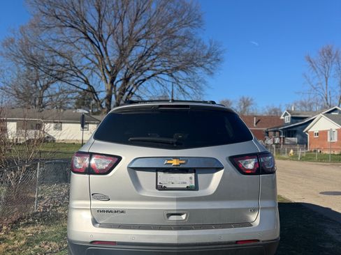 Used 2017 Chevrolet Traverse LT image 18