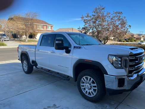 Used 2021 GMC Sierra 2500 SLE image 1