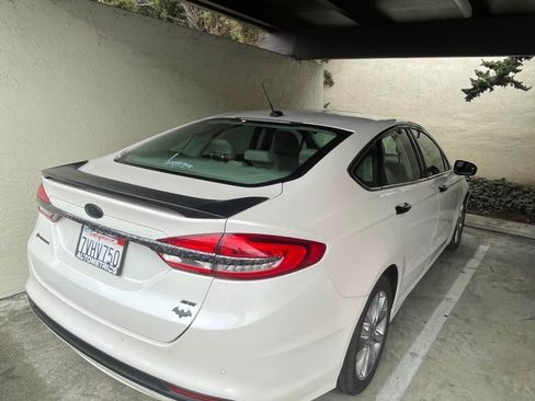 Used 2017 Ford Fusion SE w/ Fusion SE Technology Package image 5