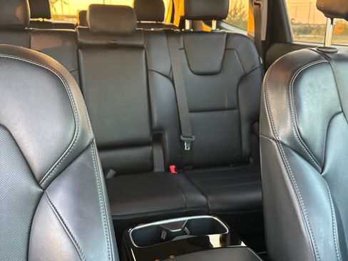 Used 2025 Kia Telluride LX image 16