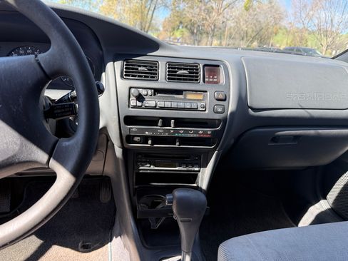 Used 1996 Toyota Corolla DX image 9