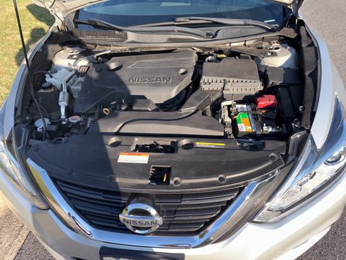 Used 2018 Nissan Altima 2.5 SV w/ 2.5 SV Technology Package image 5