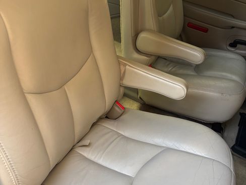 Used 2004 Chevrolet Tahoe LT w/ LT Preferred Equipment Group image 14