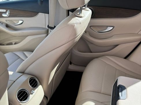 Used 2022 Mercedes-Benz GLC 300 image 19