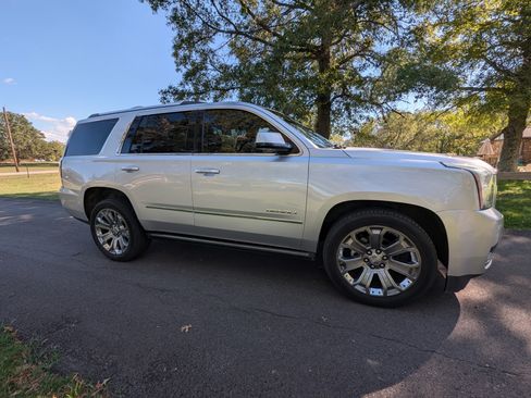 Used 2016 GMC Yukon Denali w/ Open Road Package image 14