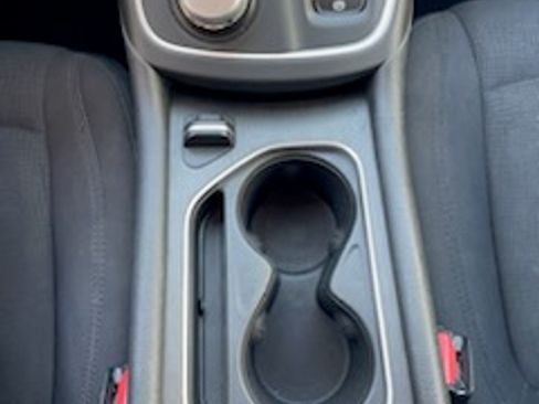 Used 2016 Chrysler 200 Limited w/ Convenience Group image 10