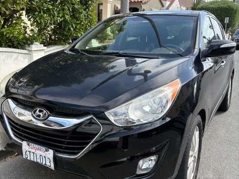 Used 2012 Hyundai Tucson Limited w/ Premium Pkg image 2