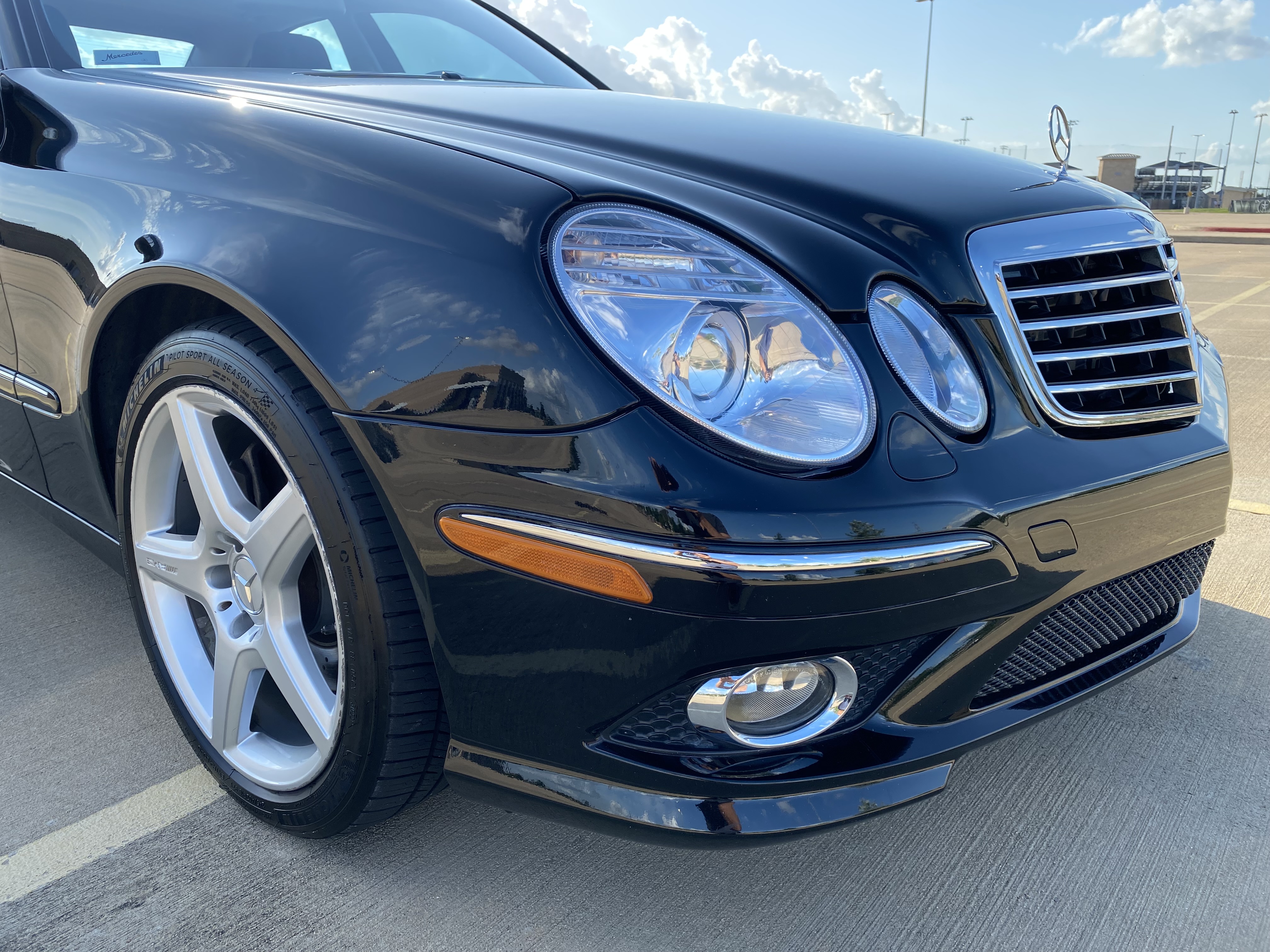 Used 2009 Mercedes-Benz E 550 Sedan image 4