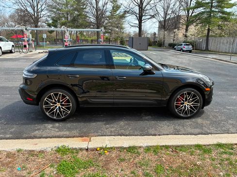 Used 2024 Porsche Macan S AWD/4WD image 17