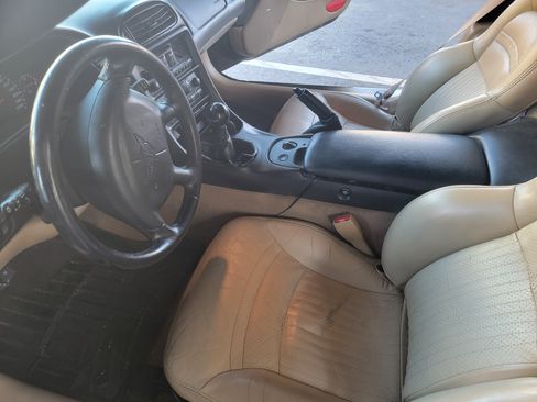 Used 2004 Chevrolet Corvette Coupe w/ Preferred Equipment Group image 10