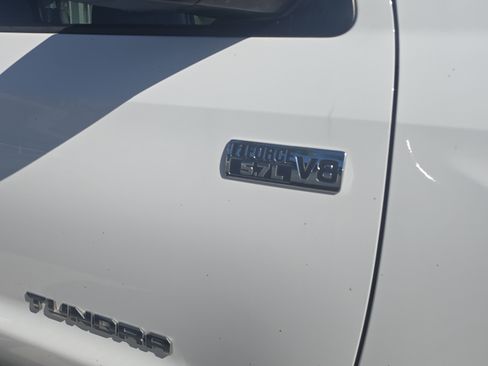 Used 2018 Toyota Tundra SR5 image 10