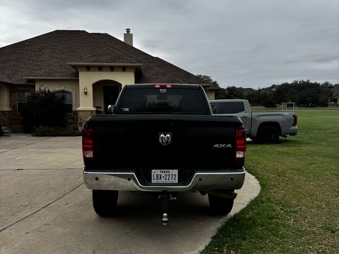 Used 2015 RAM 2500 Tradesman w/ Chrome Appearance Group AWD/4WD image 5