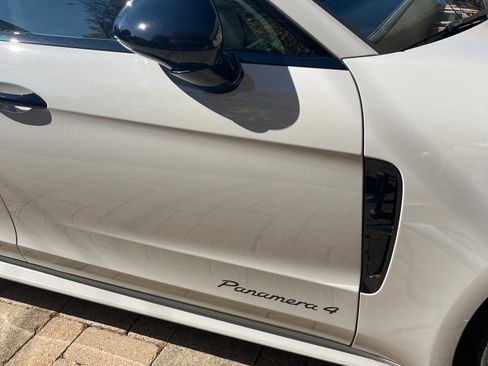 Used 2023 Porsche Panamera image 4