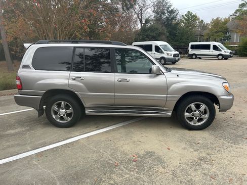 Used 2007 Toyota Land Cruiser image 2