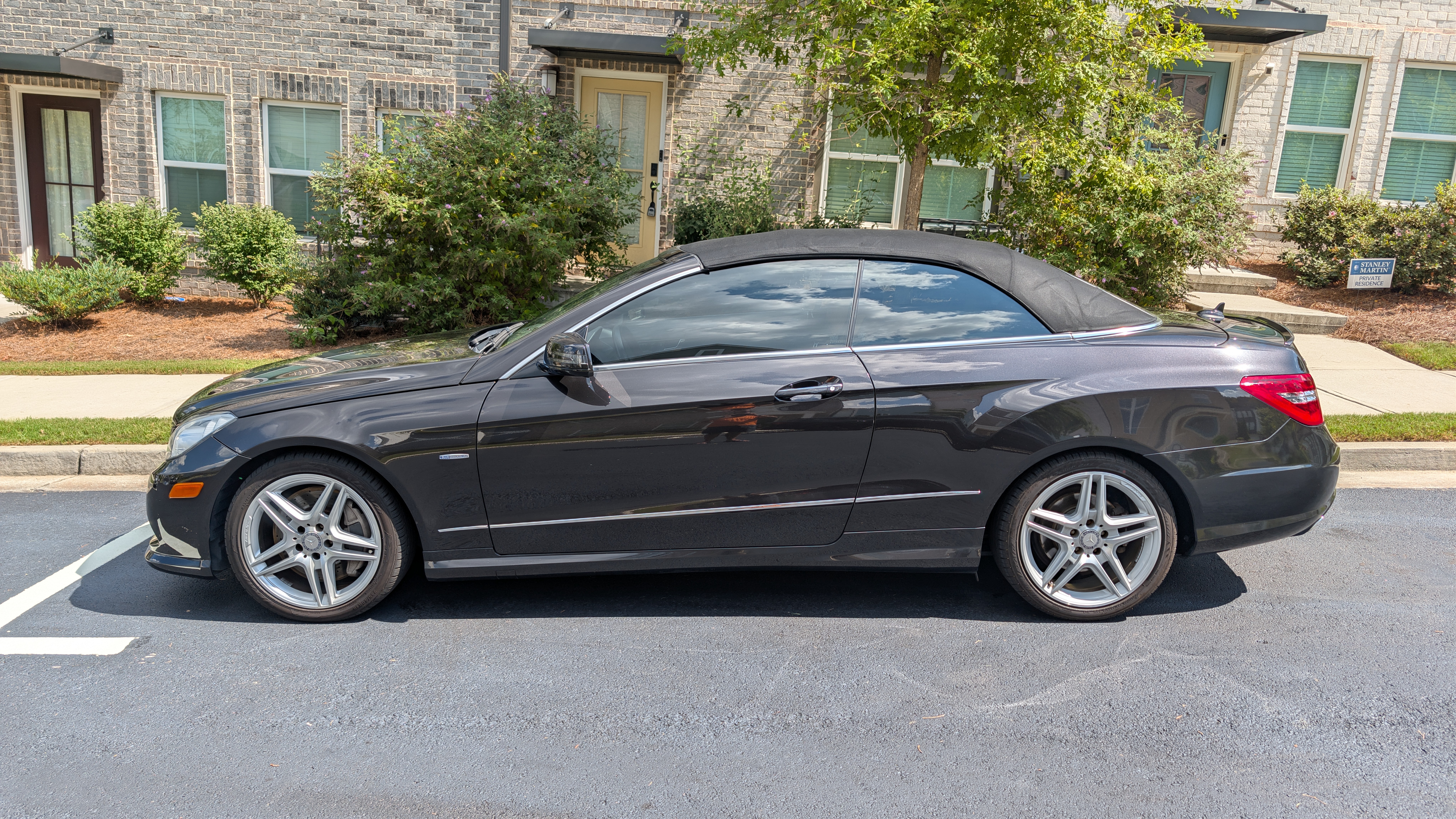 Used 2012 Mercedes-Benz E 550 Cabriolet image 4