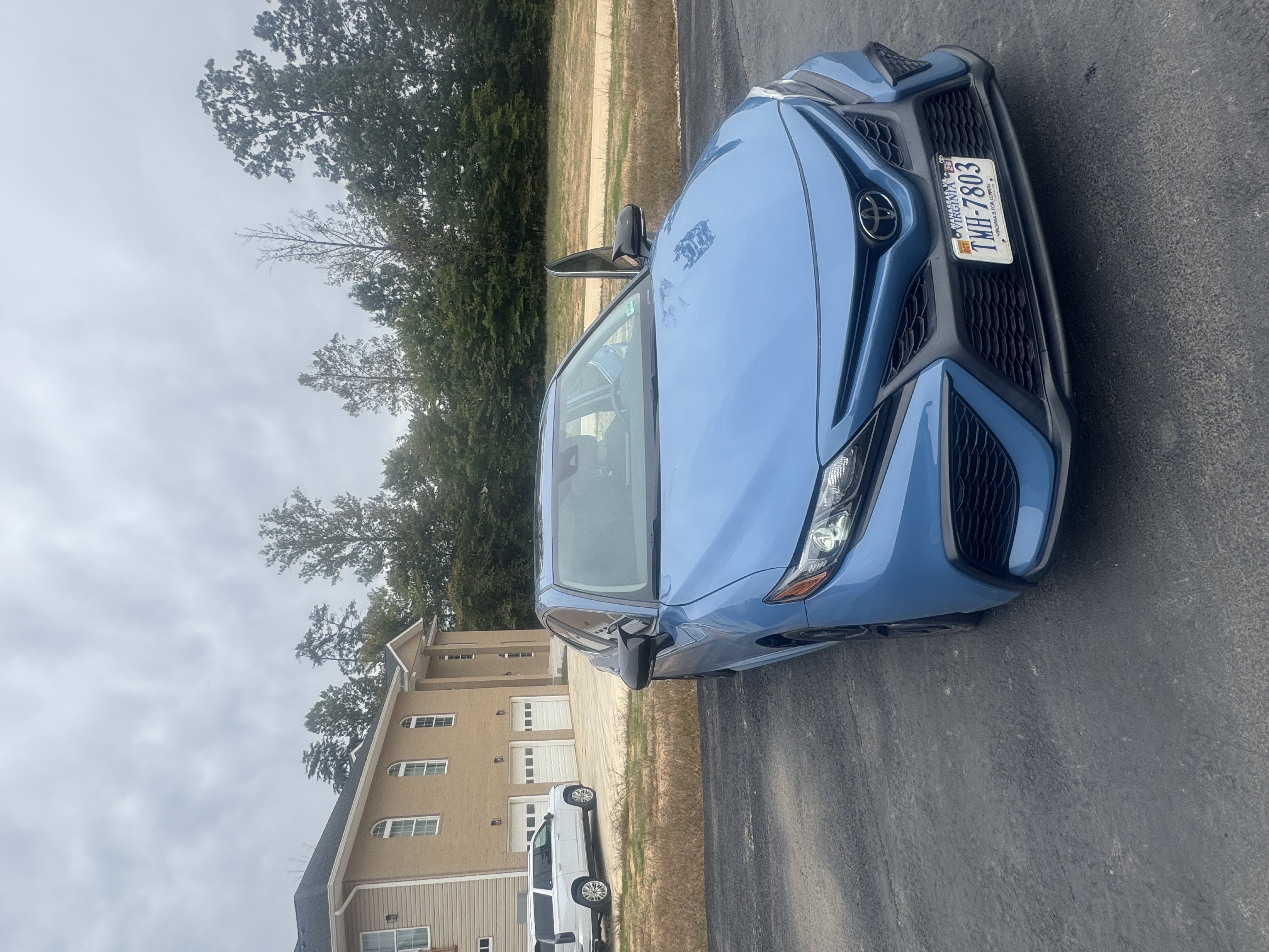 Used 2024 Toyota Camry SE w/ Cold Weather Package FWD image 2