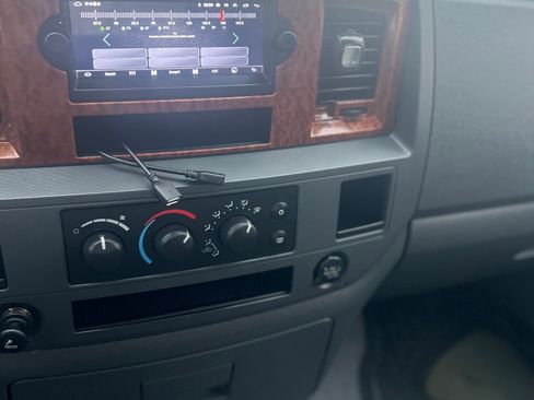 Used 2006 Dodge Ram 1500 Truck SLT image 12