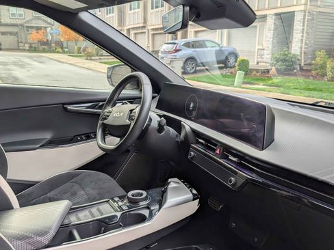 Used 2022 Kia EV6 GT-Line w/ GT-Line Suede Seat Package image 15