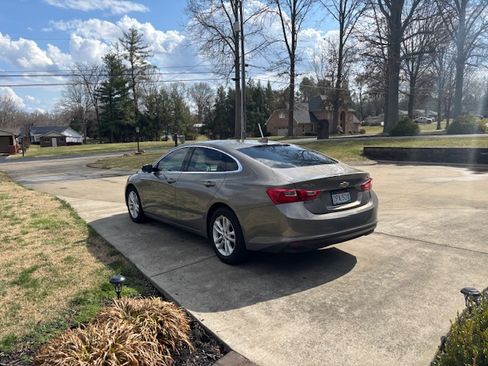 Used 2018 Chevrolet Malibu LT w/ Leather Package image 6