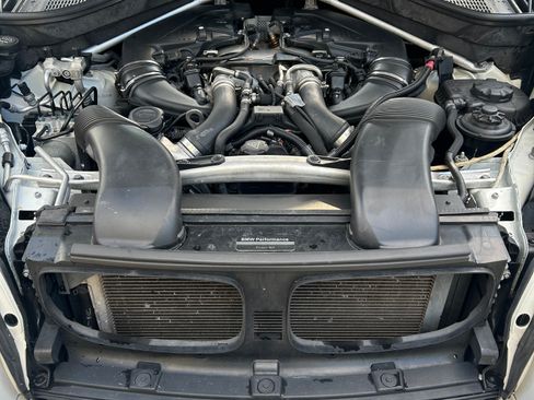 Used 2010 BMW X6 xDrive50i image 16