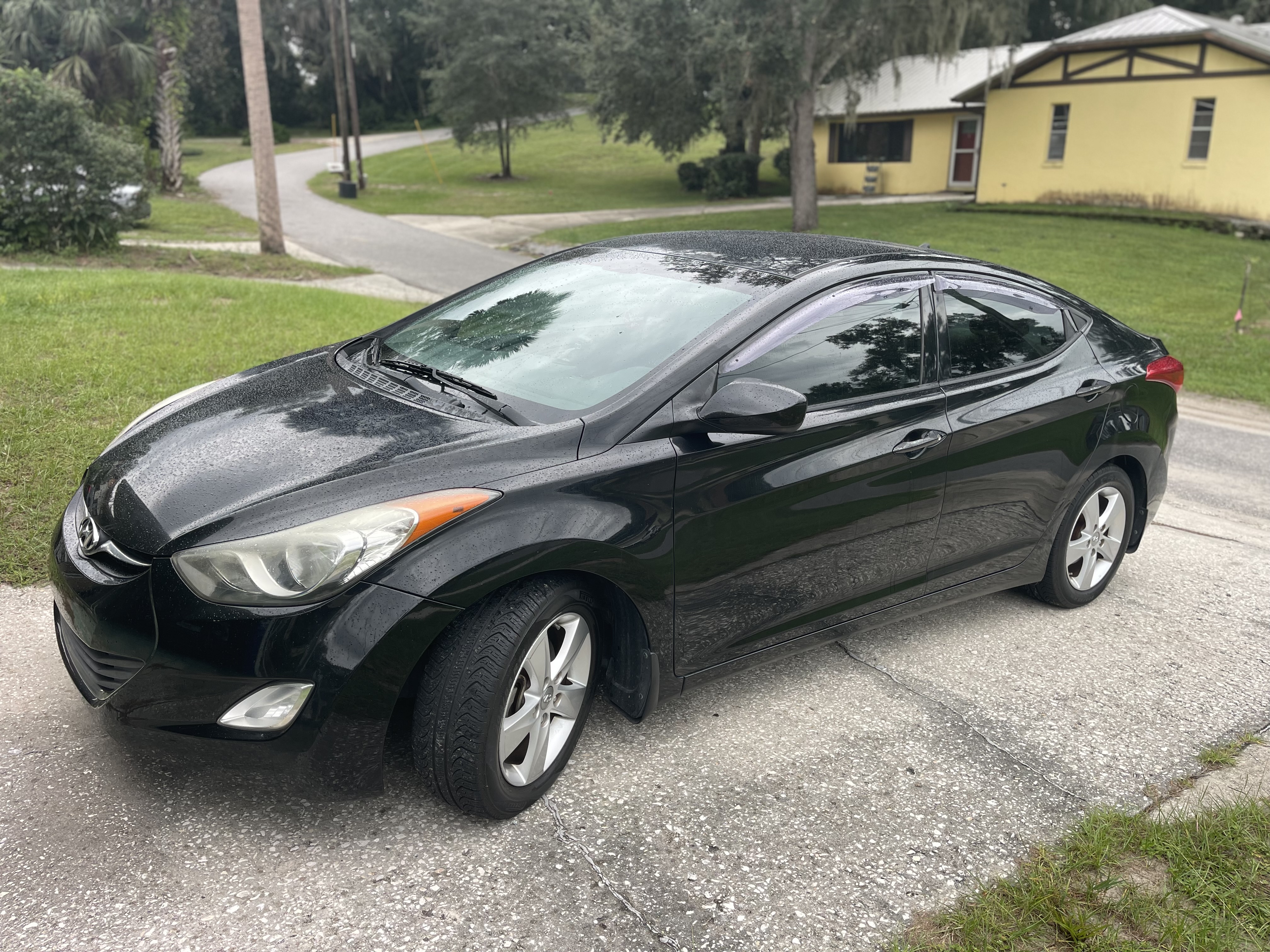 Used 2013 Hyundai Elantra GLS w/ Preferred Pkg FWD image 1