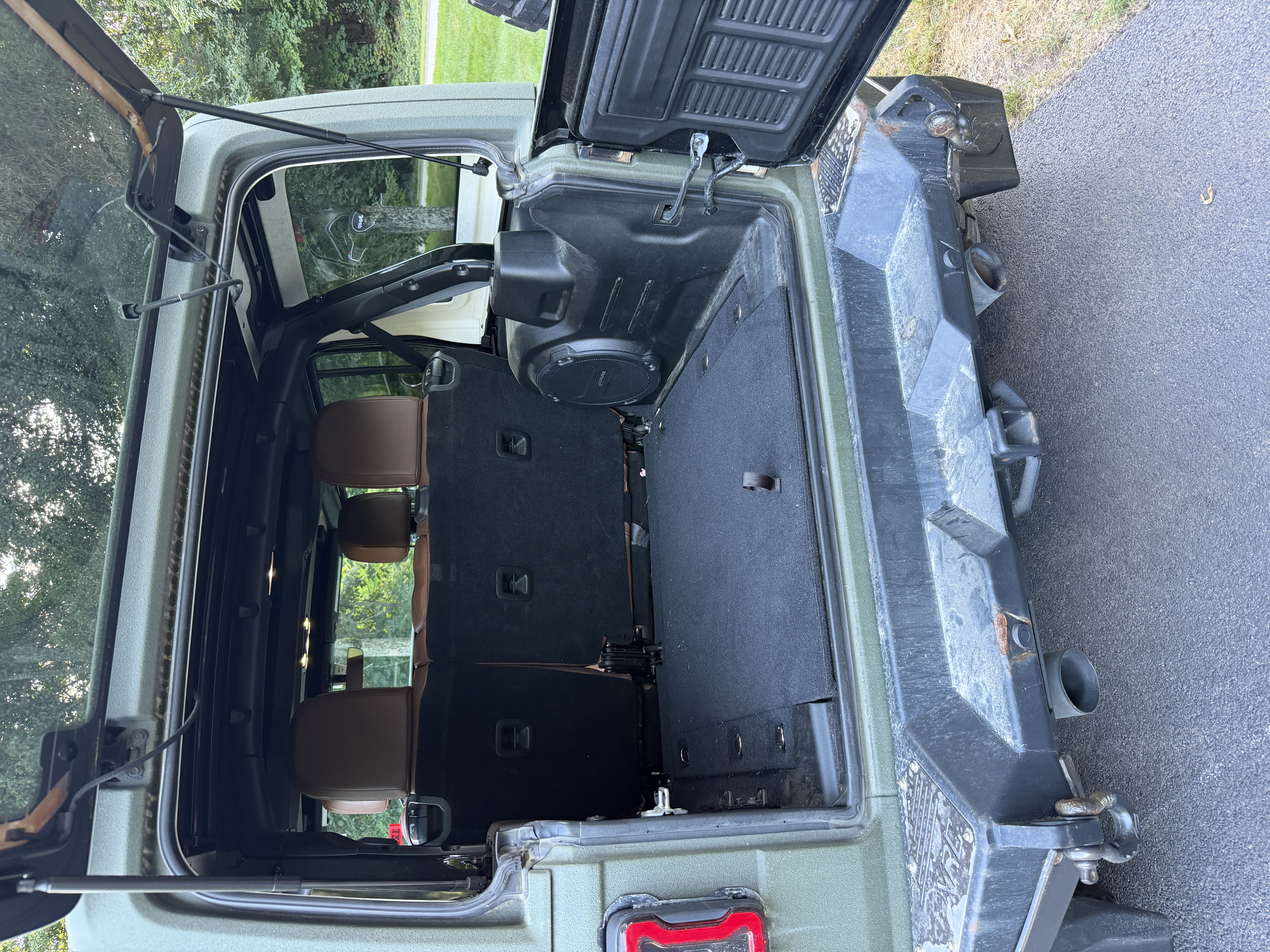 Used 2021 Jeep Wrangler Unlimited Rubicon AWD/4WD image 8