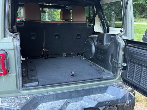 Used 2021 Jeep Wrangler Unlimited Rubicon AWD/4WD image 8