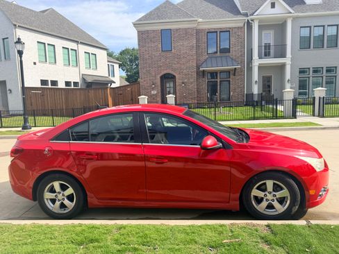 Used 2012 Chevrolet Cruze LT w/ RS Package FWD image 6