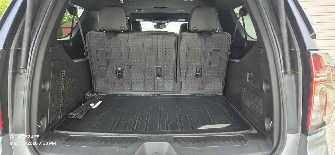 Used 2023 Chevrolet Suburban LT AWD/4WD image 4