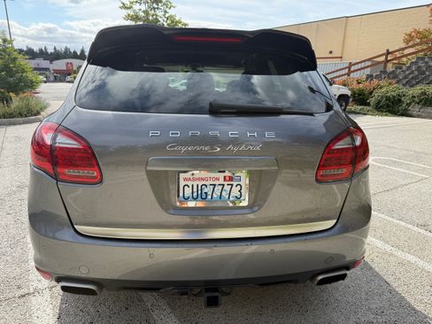 Used 2012 Porsche Cayenne S image 4