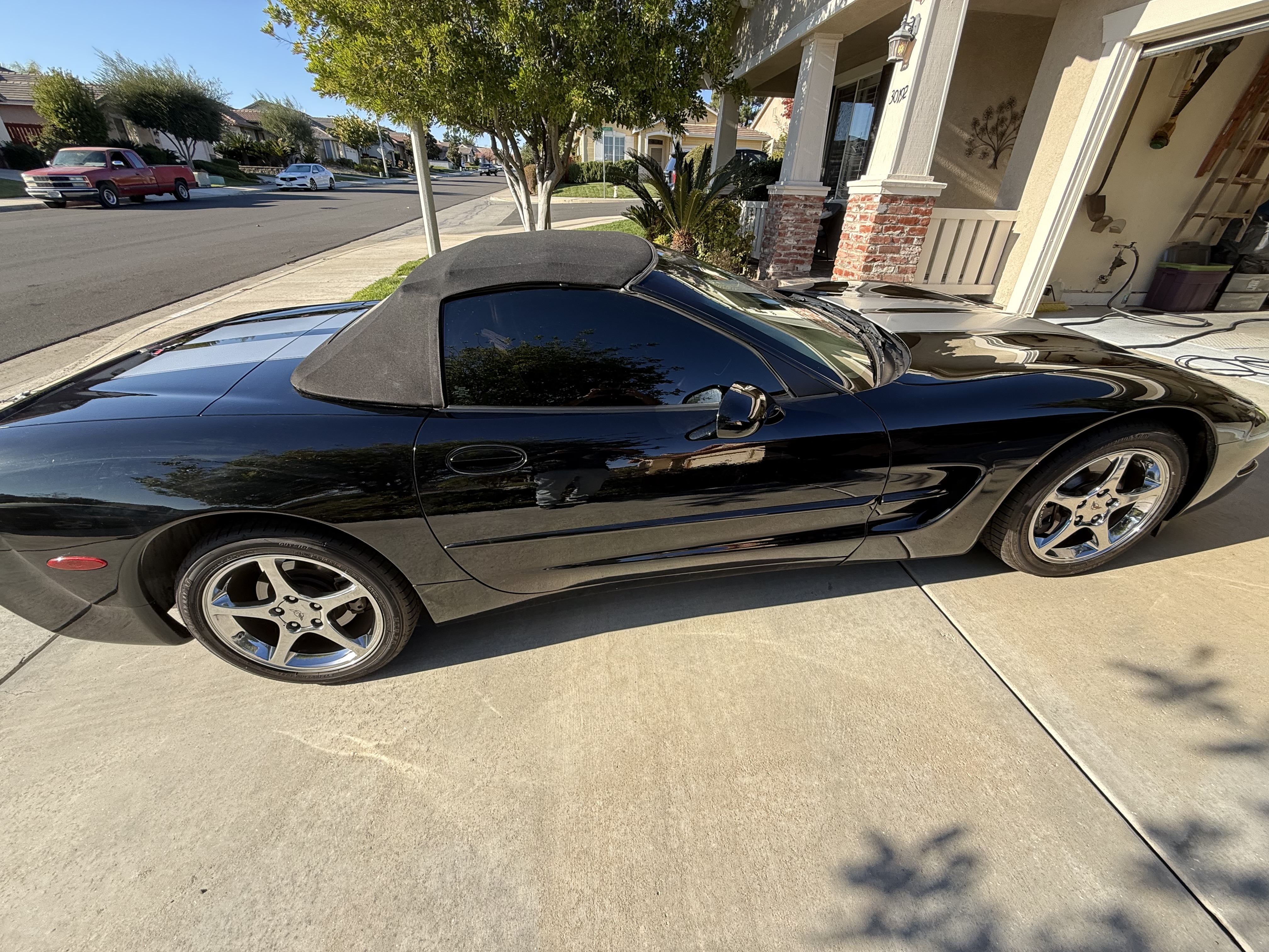 Used 2004 Chevrolet Corvette Convertible w/ Preferred Equipment Group RWD image 8