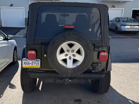 Used 2004 Jeep Wrangler Rubicon w/ Dual Top Group image 15