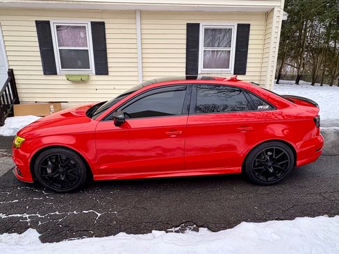 Used 2018 Audi RS 3 image 2