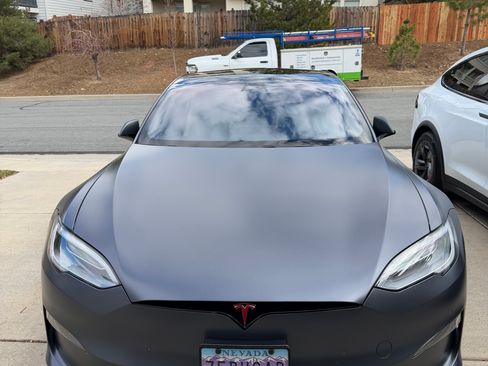 Used 2022 Tesla Model S Plaid image 2
