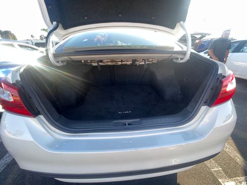 Used 2016 Nissan Altima 2.5 SL w/ 2.5 Technology Package image 13