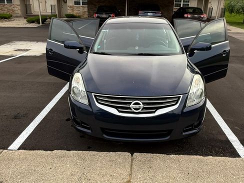 Used 2011 Nissan Altima 2.5 S w/ Special Edition Pkg image 5