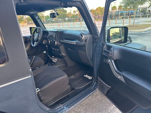 Used 2016 Jeep Wrangler Sport w/ Quick Order Package 23S AWD/4WD image 10