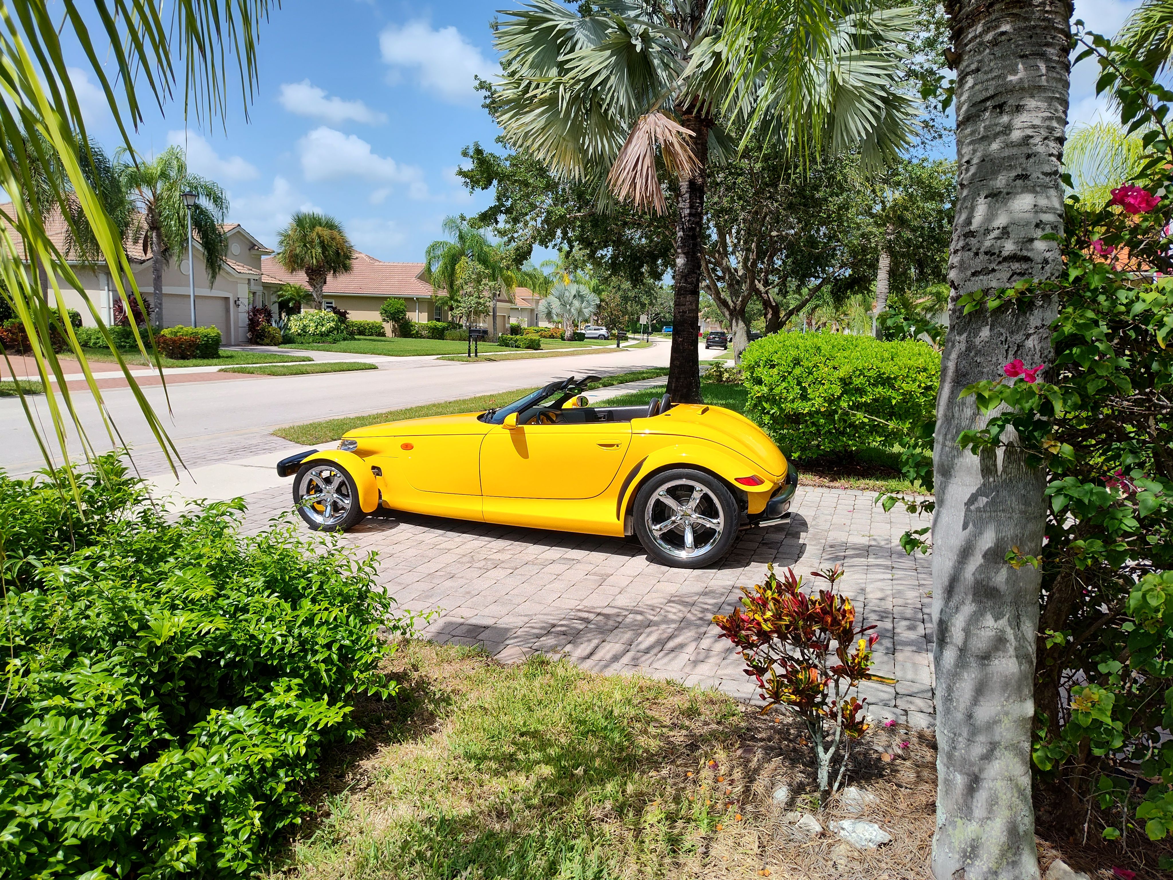 Used 2000 Plymouth Prowler RWD image 1