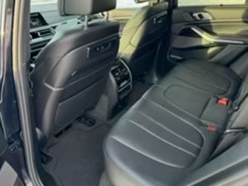 Used 2021 BMW X5 xDrive40i w/ M Sport Package image 13