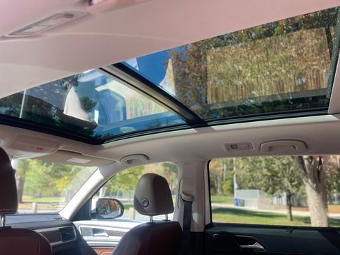 Used 2022 Volkswagen Atlas SE w/ Panoramic Sunroof Package image 12