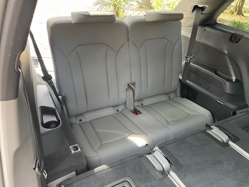 Used 2021 Audi Q7 3.0T Premium Plus w/ Premium Plus Package image 9