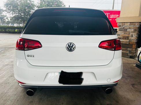 Used 2017 Volkswagen GTI Sport image 2