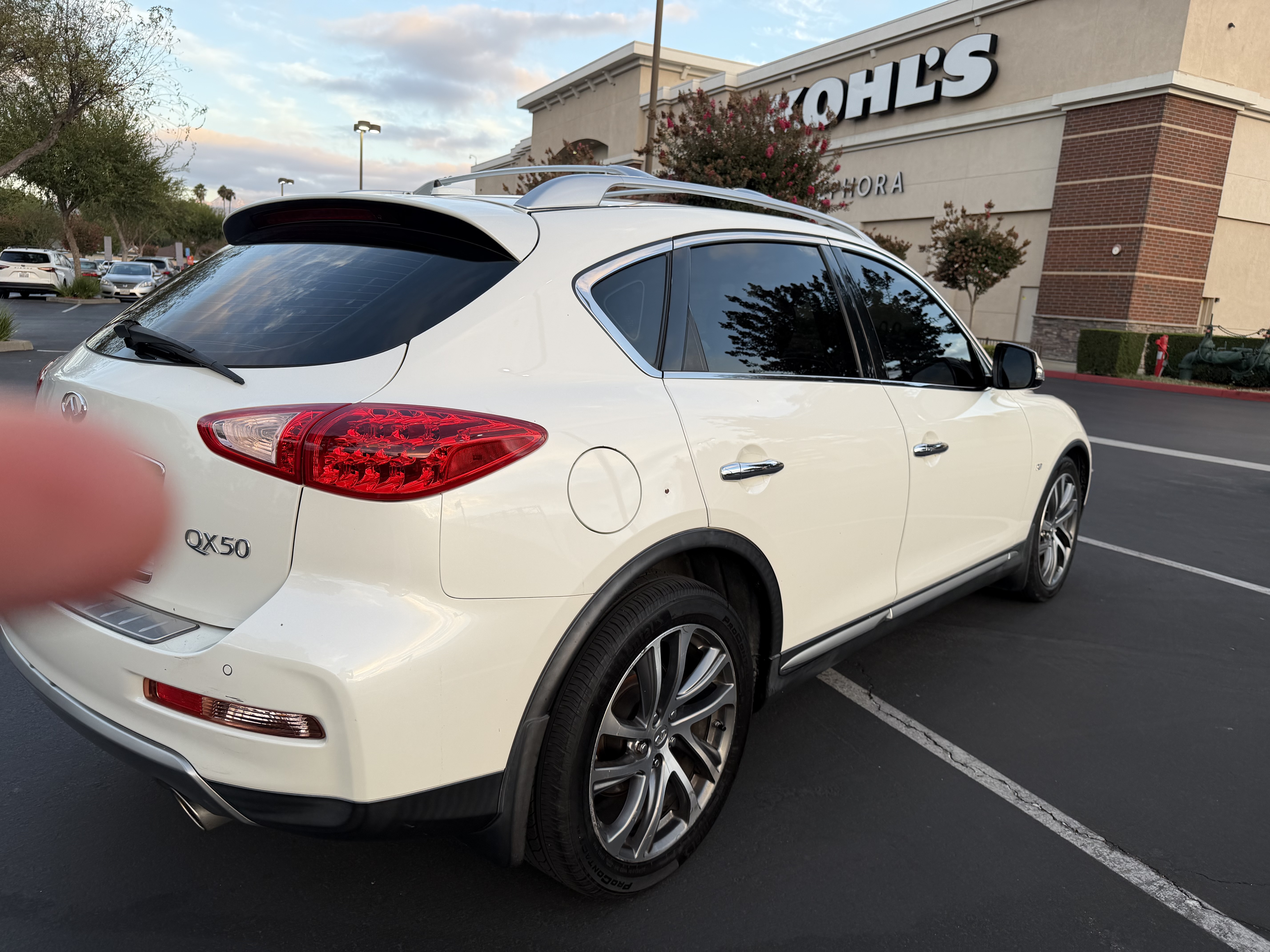 Used 2017 INFINITI QX50 2WD w/ Premium Plus Package image 12