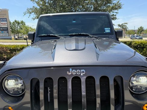 Used 2017 Jeep Wrangler Unlimited Sport w/ Connectivity Group AWD/4WD image 10
