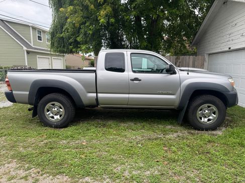 Used 2015 Toyota Tacoma PreRunner RWD image 5