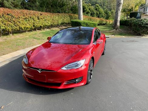 Used 2018 Tesla Model S P100D image 2